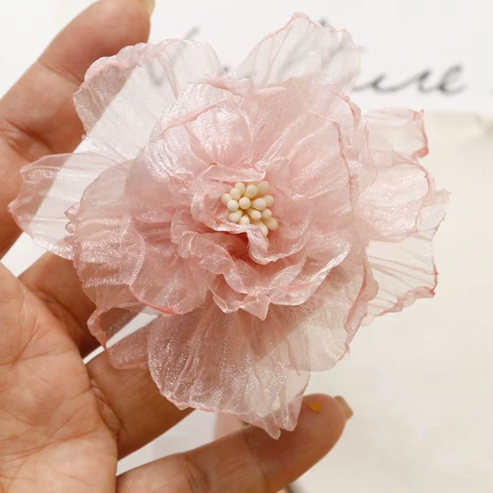 Fleur en tissu faite à la main