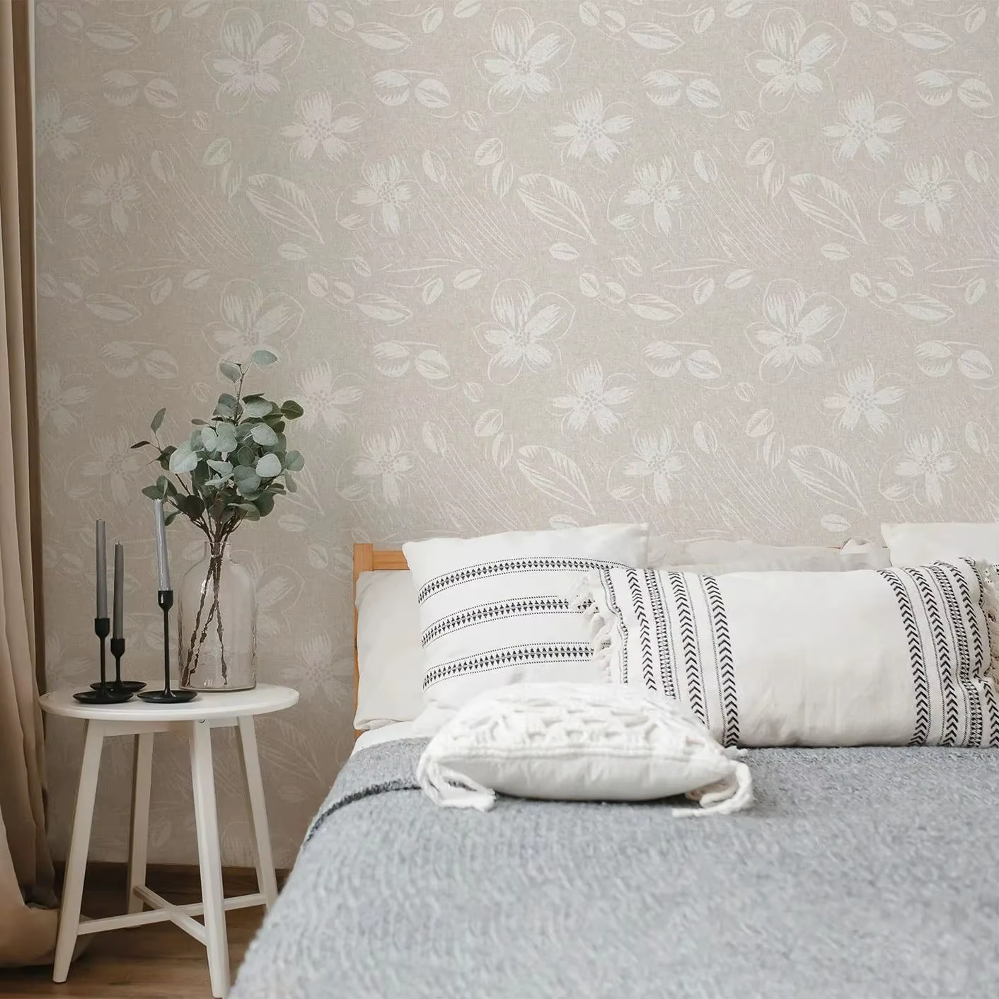 Papier peint floral beige neutre