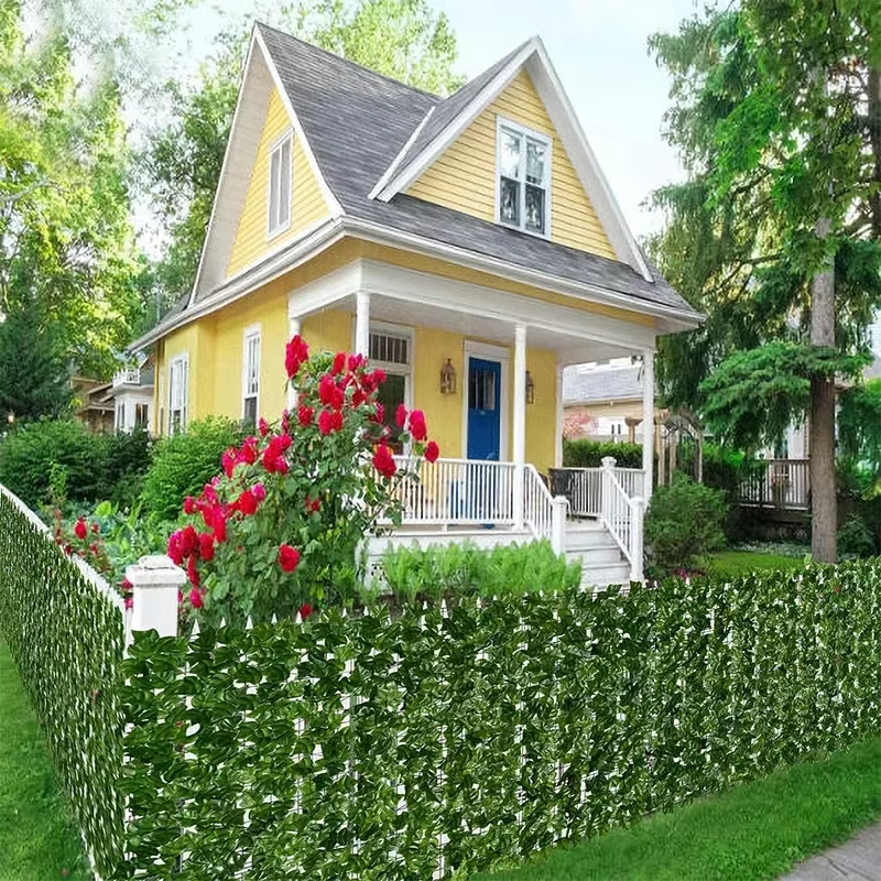 Clôture en fausses feuilles de lierre