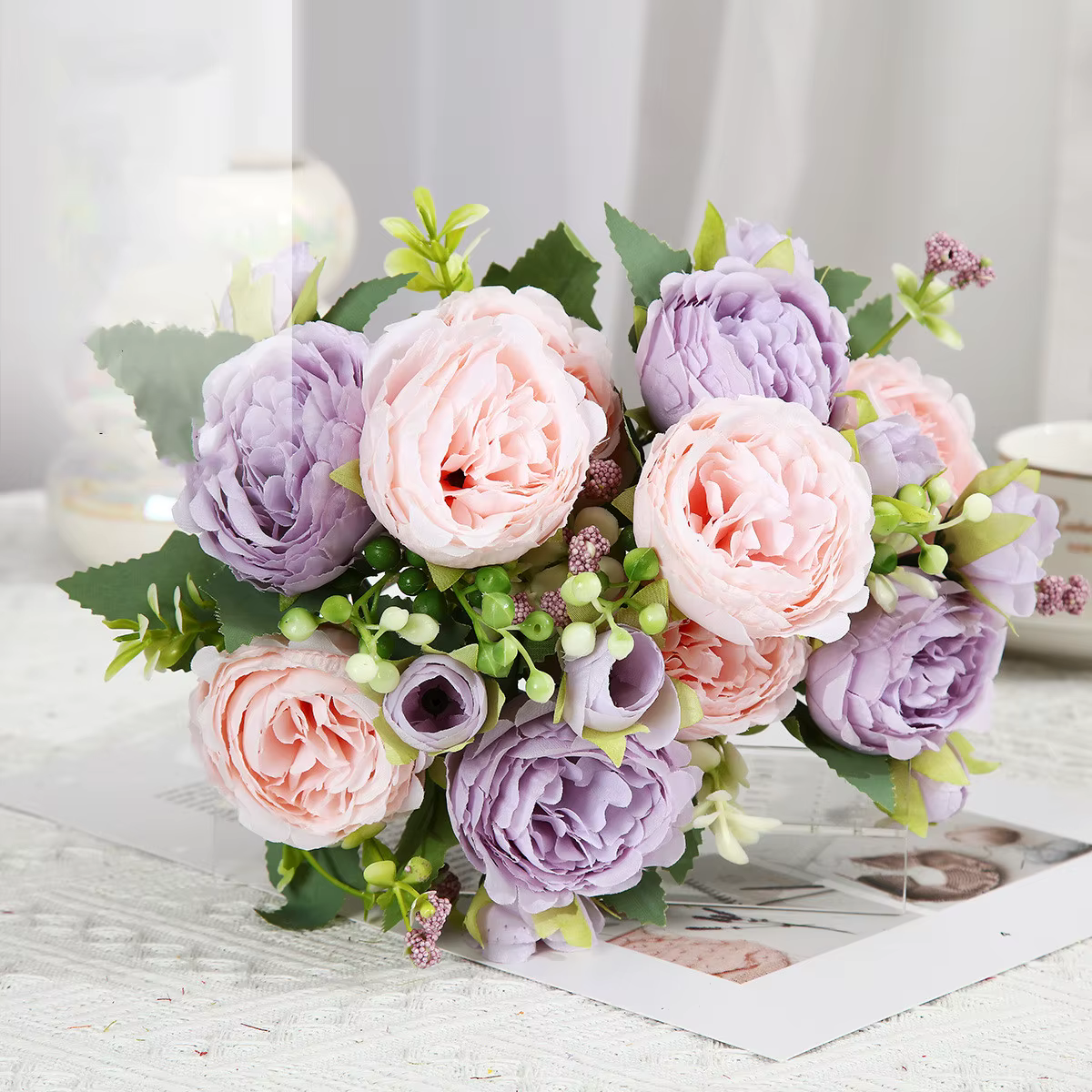 Roses artificielles roses blanches