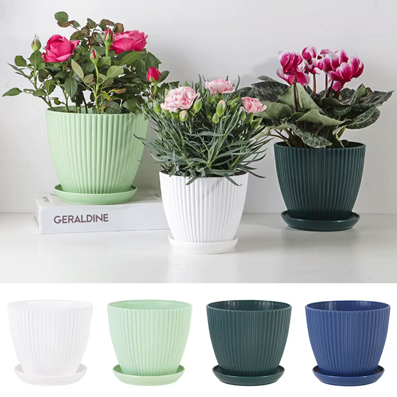 Pots de fleurs en plastique pour la plantation de balcons