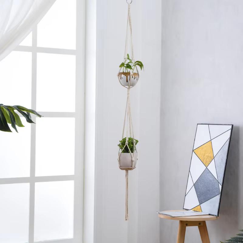 Panier suspendu pour plantes en macramé fait à la main