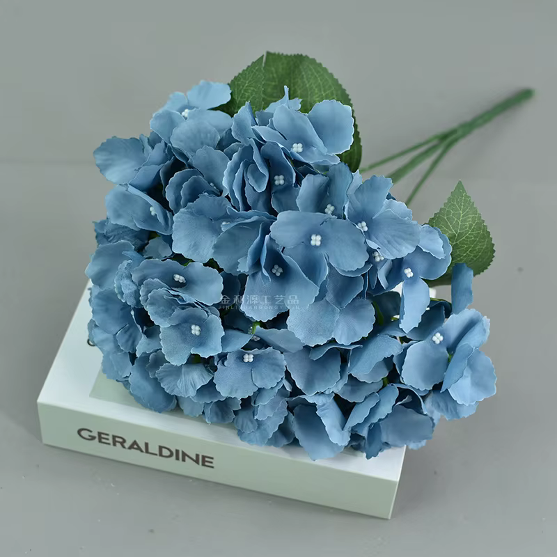 Un bouquet d'hortensia artificiel fleur 5 fourchettes 135 pétales soie Hortensia