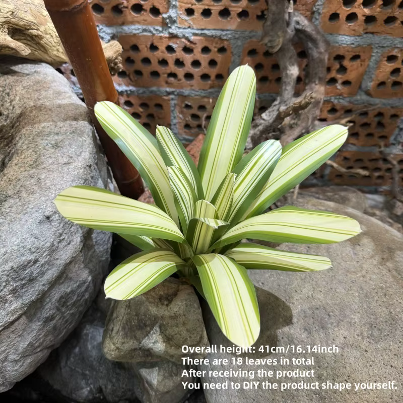 Bromeliad artificiel en pot