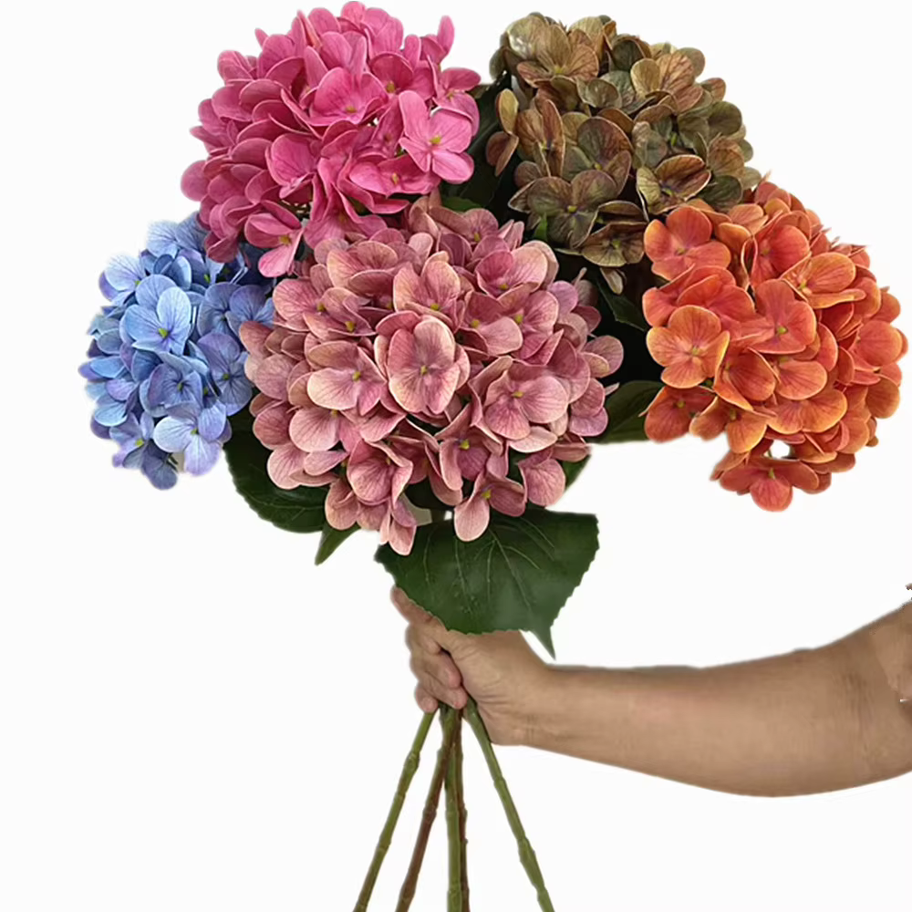 Une grande branche de fleur d'hortensia artificielle