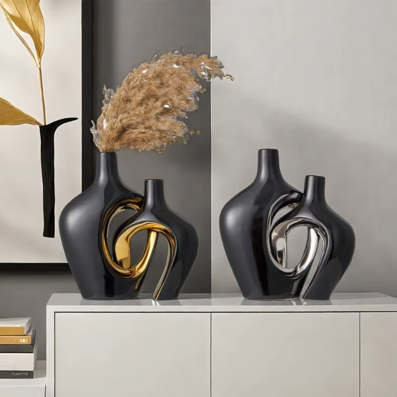 Vases creux en céramique