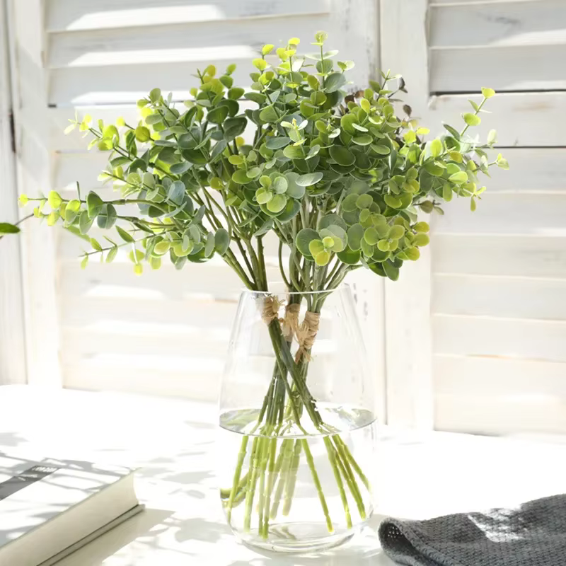 Bouquet de feuilles d'eucalyptus artificielles fait à la main
