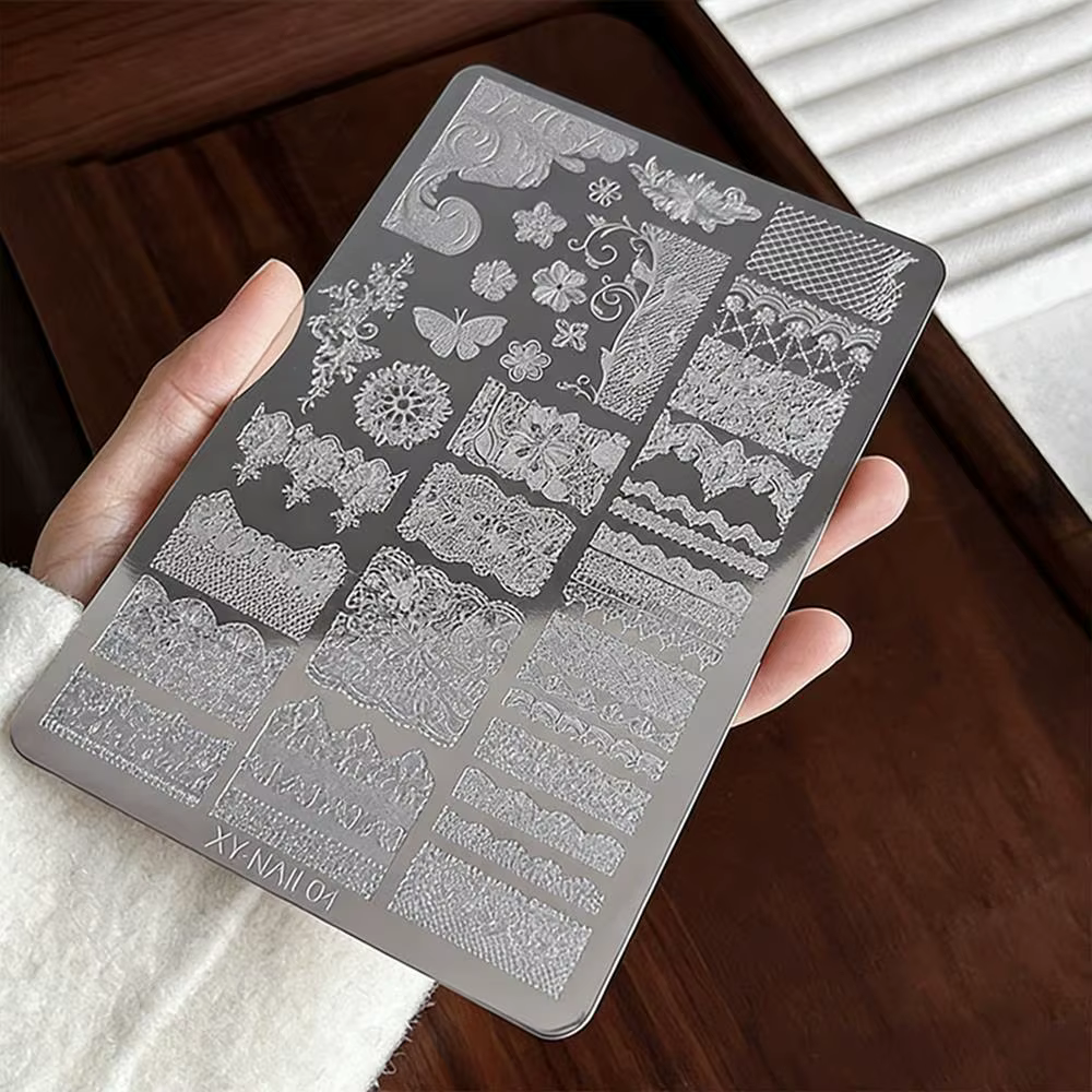 1 pièce Plaque de stamping pour nail art en dentelle française, motifs fleurs et papillons, pochoir vintage mandala floral pour ongles, outils de manucure DIY pour mariage