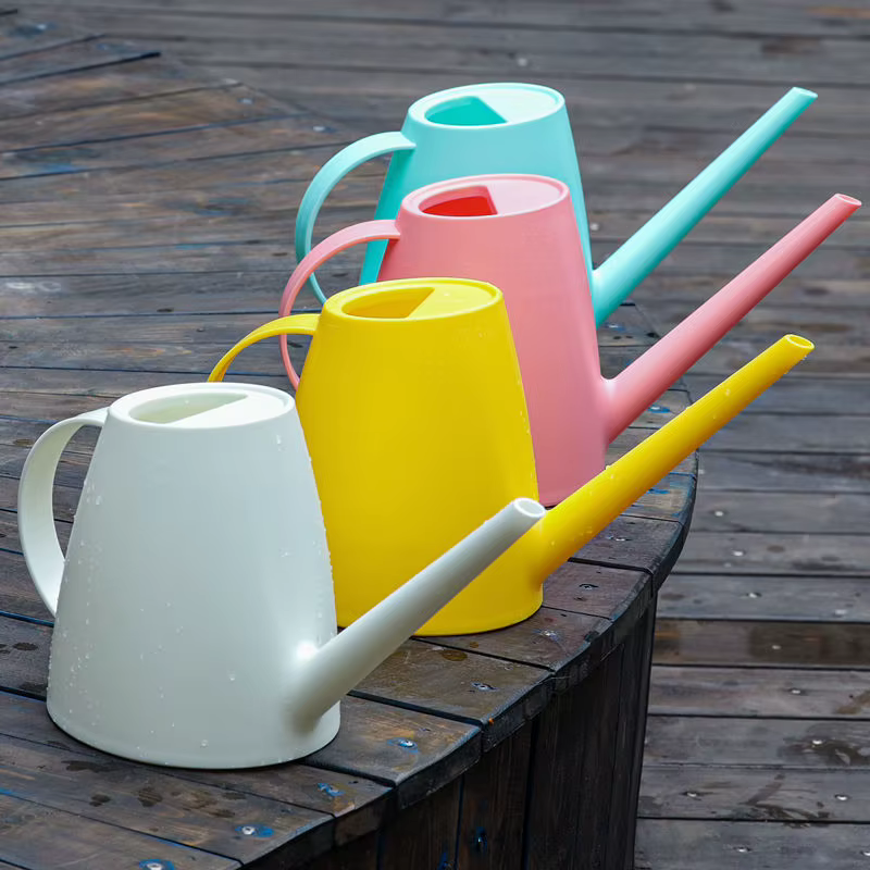 Arrosoir en plastique, fournitures de jardinage