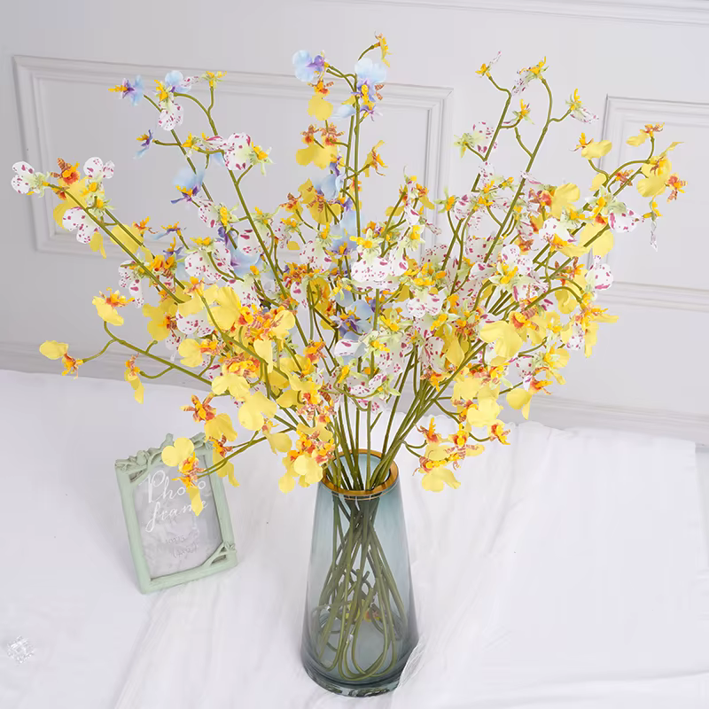 Bouquets de branches d'orchidées pour la décoration de jardin