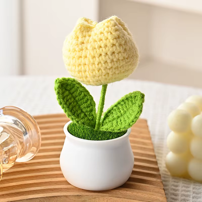 Mini tulipes au crochet en pot