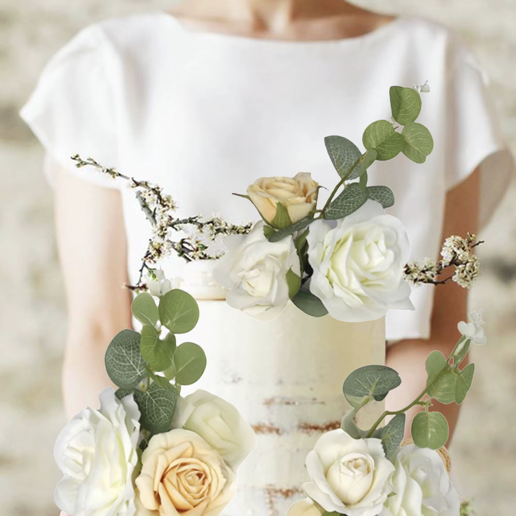 Décoration de gâteau bohème avec des fleurs blanches