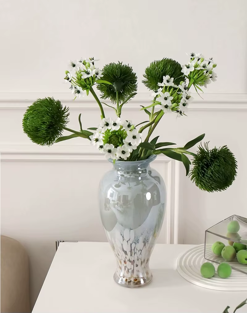 Bouquet de fleurs artificielles vert et blanc