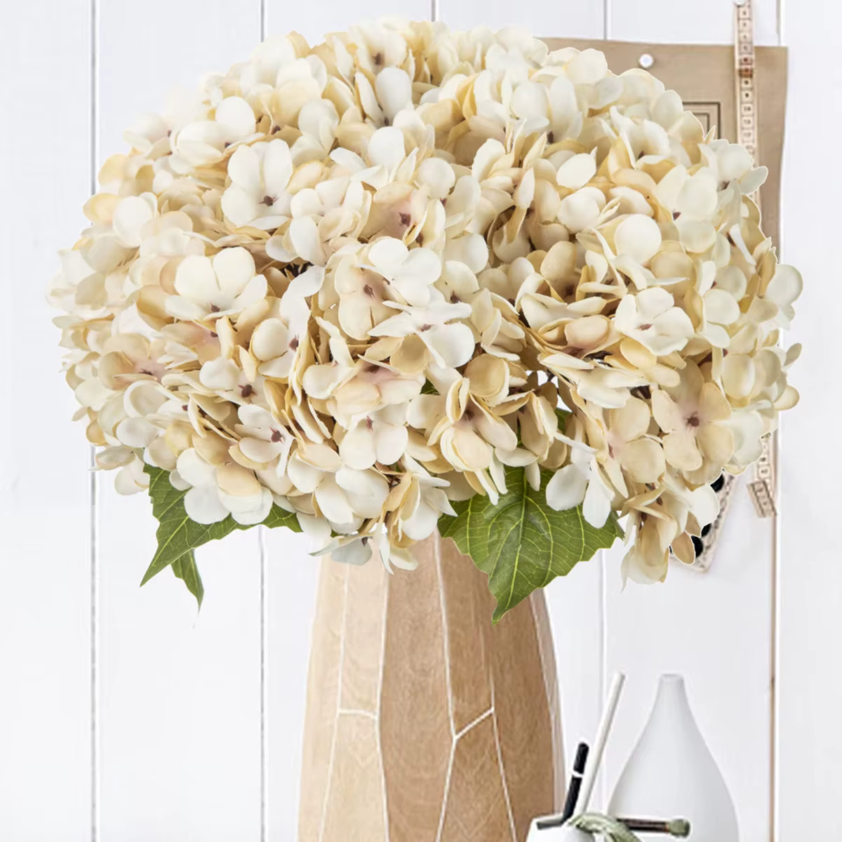 Fleurs d'hortensia simulées