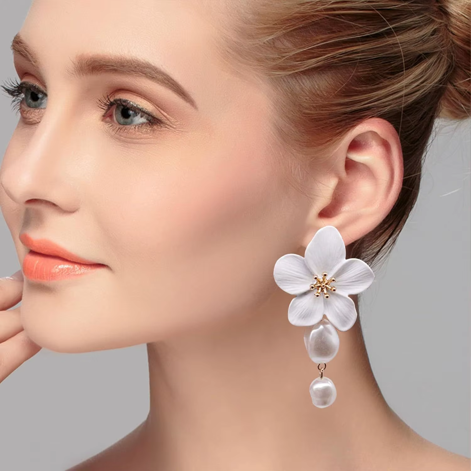 Boucles d'oreilles florales bohèmes en perles, clous d'oreilles en forme de pétales de fleurs, bijoux pour femmes
