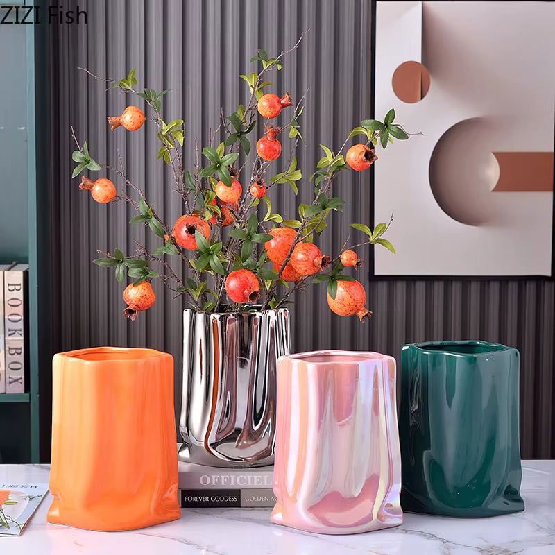 Vase en céramique de Bergame plissé plaqué or