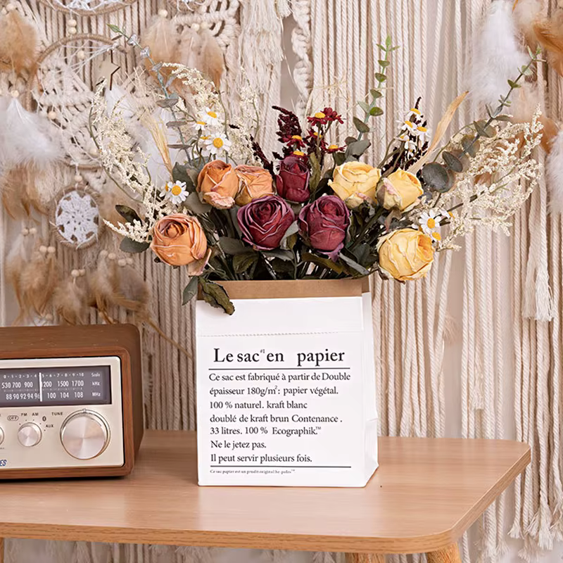 Bouquet de roses séchées de style français rétro