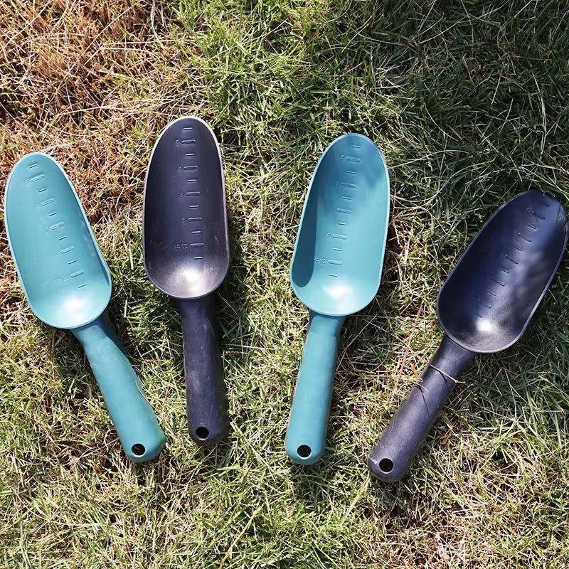 Pelle de jardin domestique en plastique