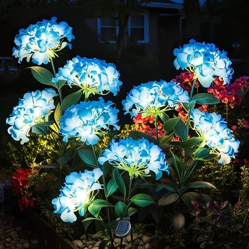 Lampe solaire à 3 têtes en forme d'hortensia pour pelouse
