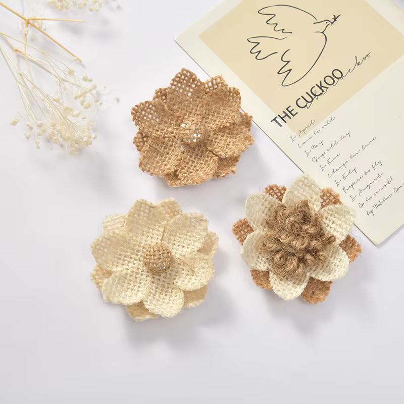 10 pièces de fleurs en toile de jute naturelle, patchs de fleurs en tissu de lin rustique, appliques vintage DIY pour mariage, Noël, décoration intérieure