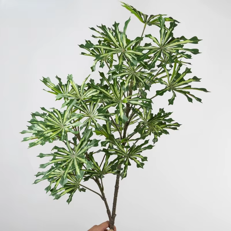 Plantes vertes artificielles en plastique