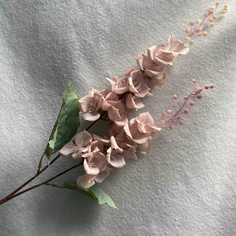 Magnifique bouquet de roses en soie orchidée paon