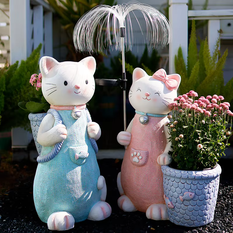 Pot de fleurs en forme de chat de jardin