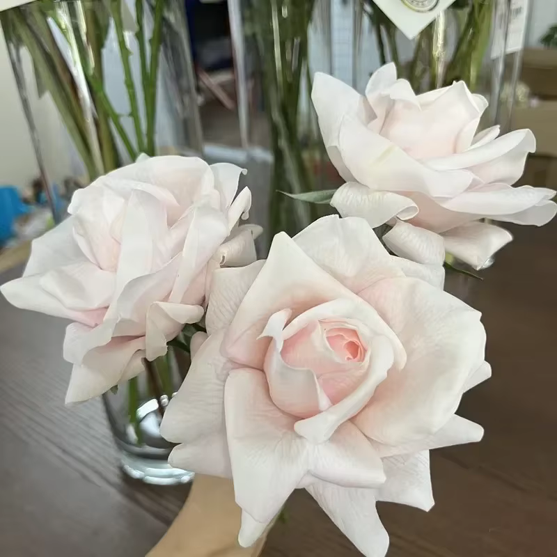 Lot de 10 roses artificielles hydratantes au toucher réel pour décoration de mariage
