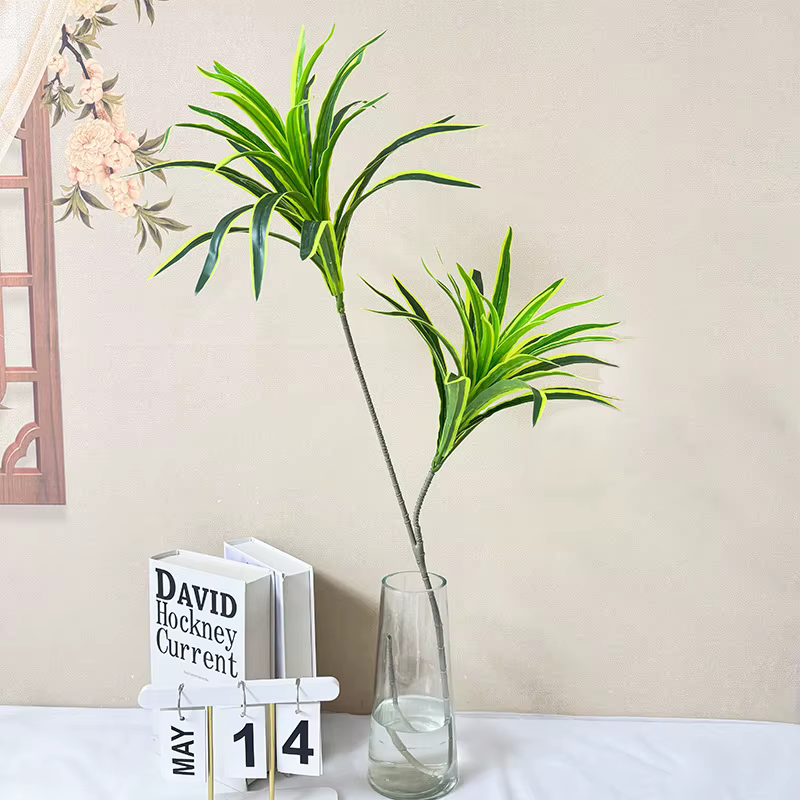 Plantes vertes en plastique