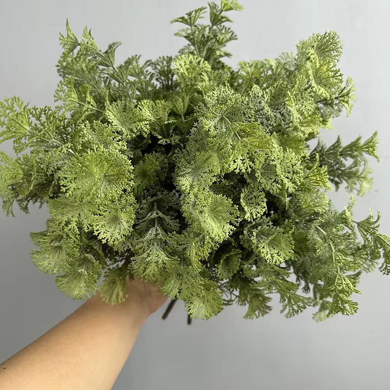 Plante florale en plastique