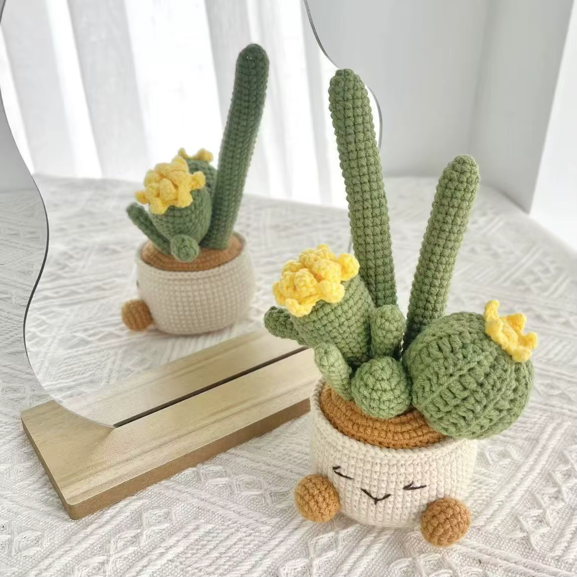 Plantes tricotées créatives en pot au Crochet