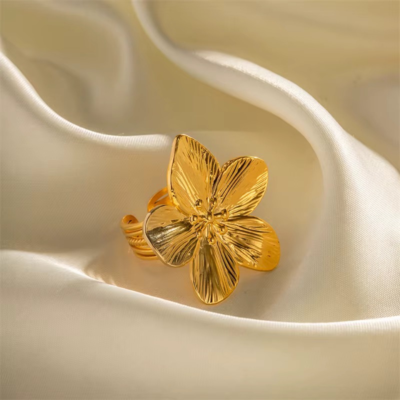 Bague à fleurs pour femmes, tempérament Simple, mode de fête, breloque tendance, bijoux étanches, cadeaux, vente en gros, nouvelle collection 2024