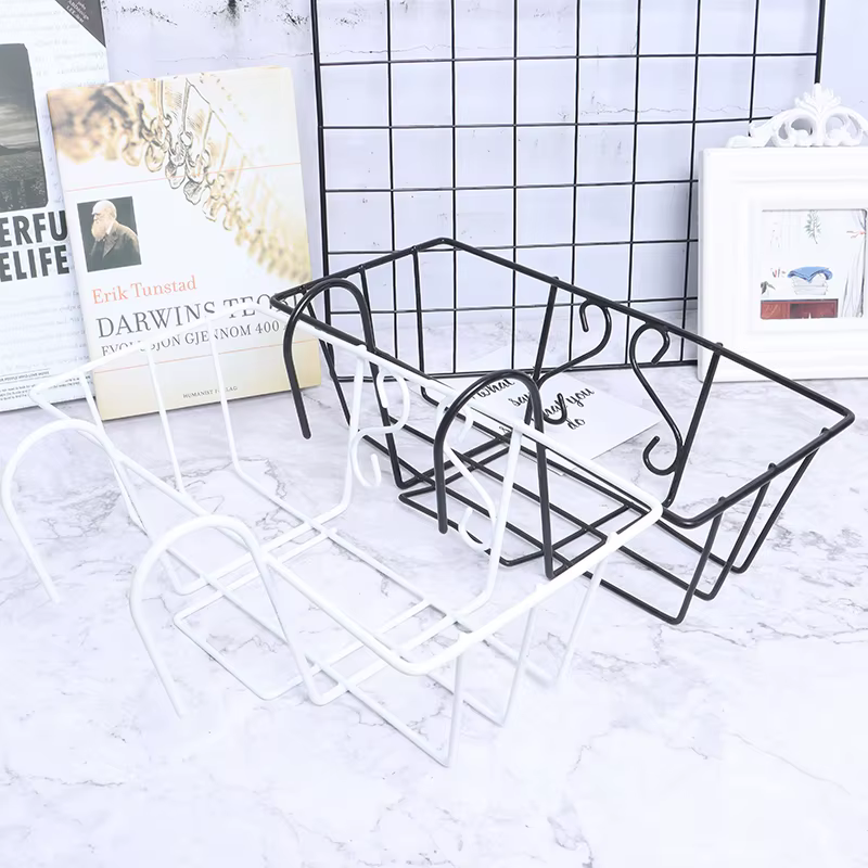 Étagère suspendue, panier