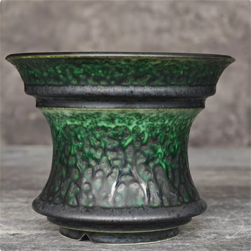 ‌ Pot en porcelaine vert algue pour plantes grimpantes