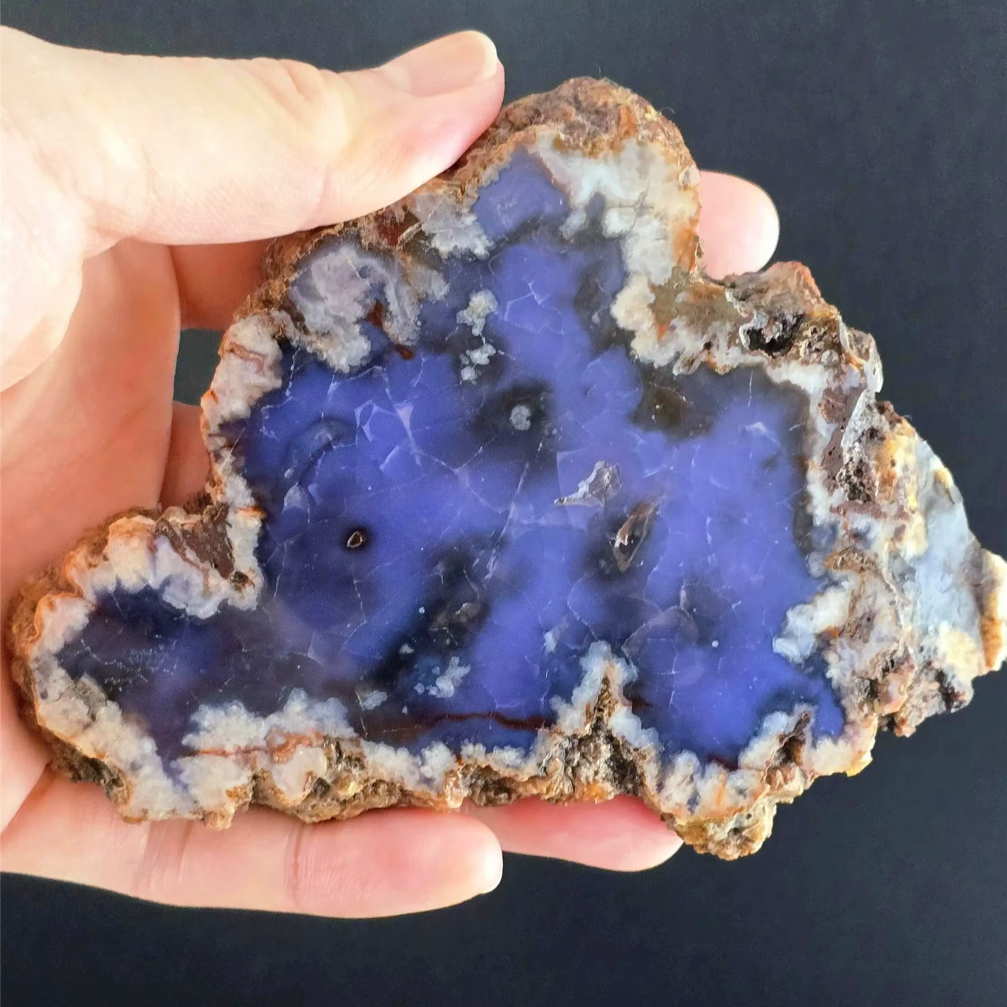 Tranche d'agate bleue naturelle
