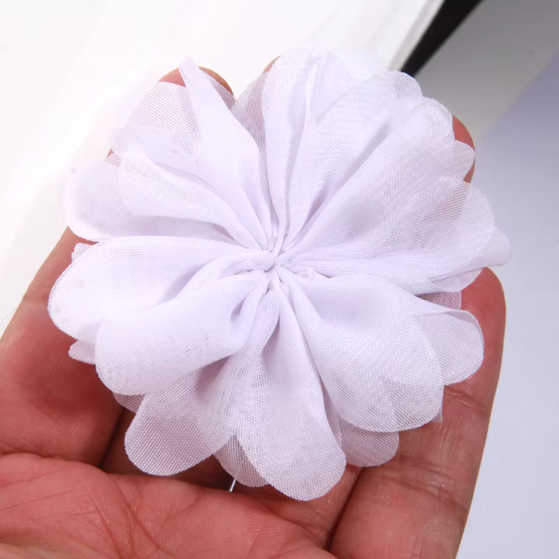 Fleurs artificielles en tissu faites à la main