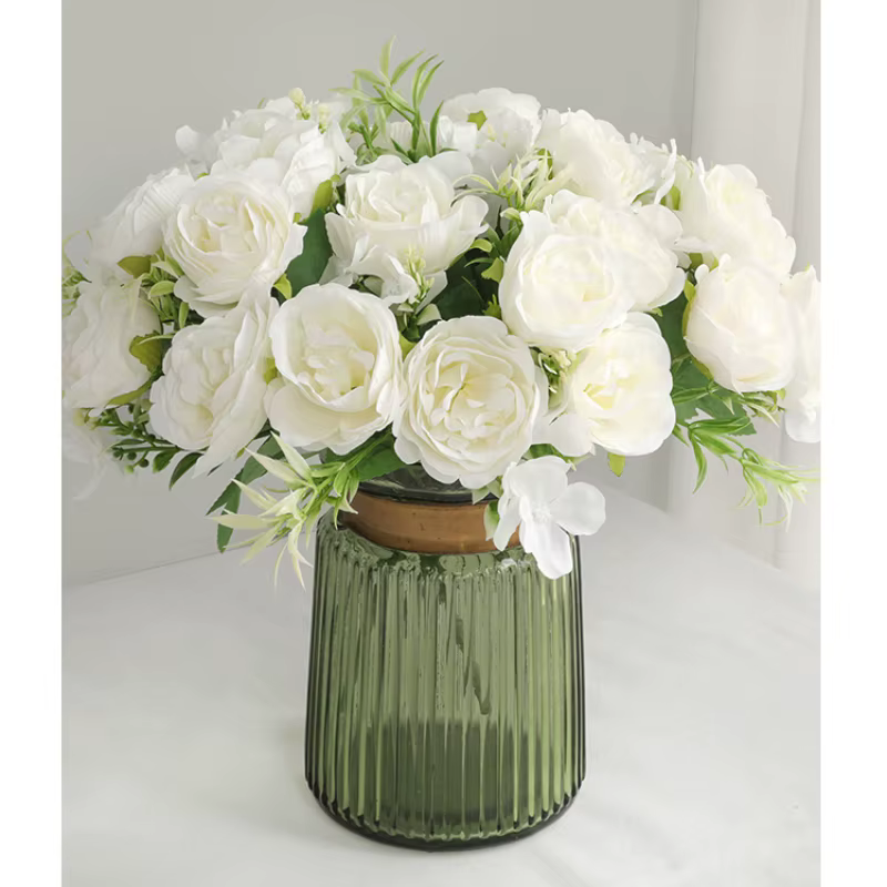 Petit bouquet de roses et pivoines artificielles