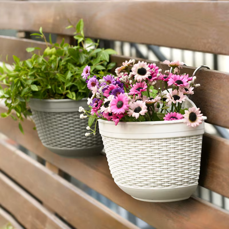 Pot de fleurs suspendu pour balcon