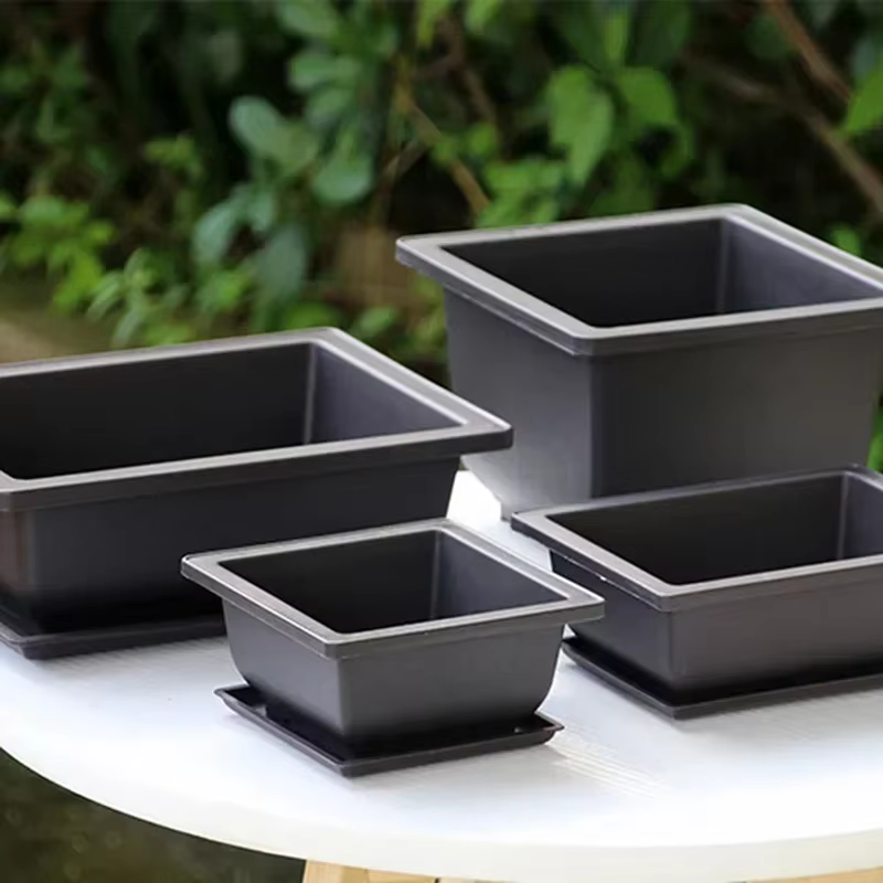 Pot de fleur carré en plastique pour balcon