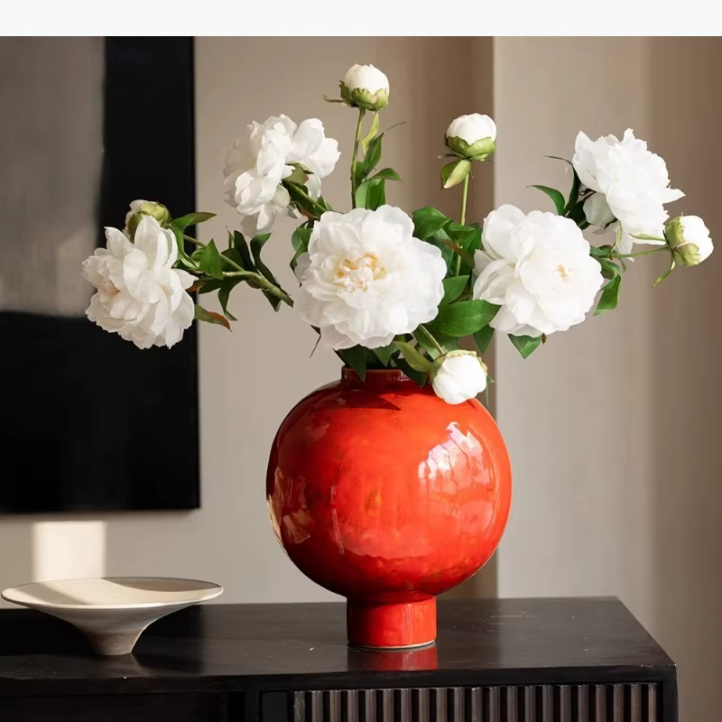 Vase en céramique rouge