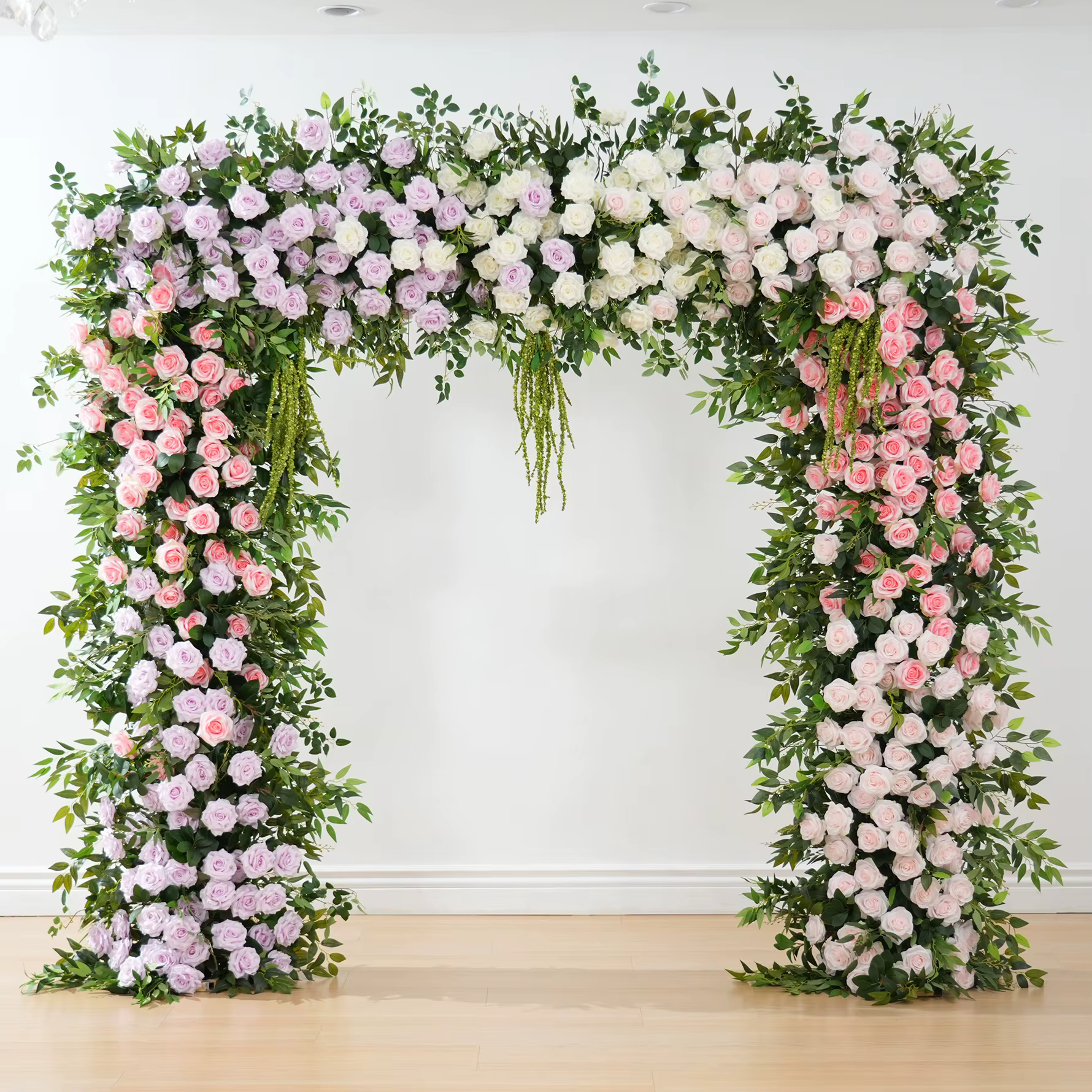 Décor de rangée de fleurs de luxe