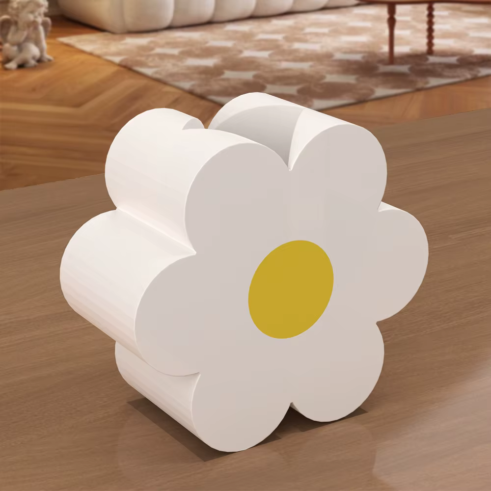 Le petit vase fleuri est durable et n'est pas facile à casser