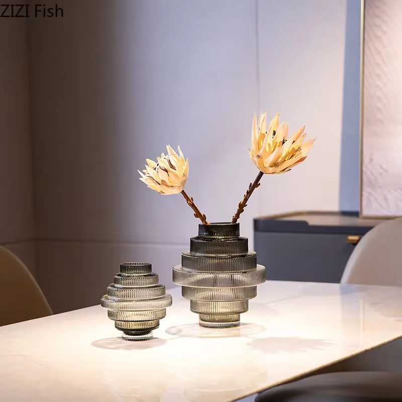 Vase en verre d'ambre en forme de tour hydroponique