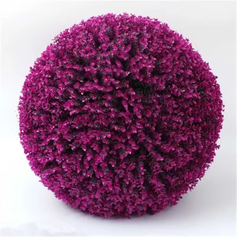 Grande boule de fleurs et de plantes brodées sur mesure