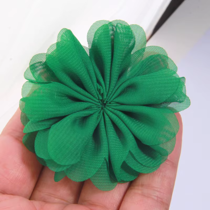 Fleurs artificielles en tissu faites à la main