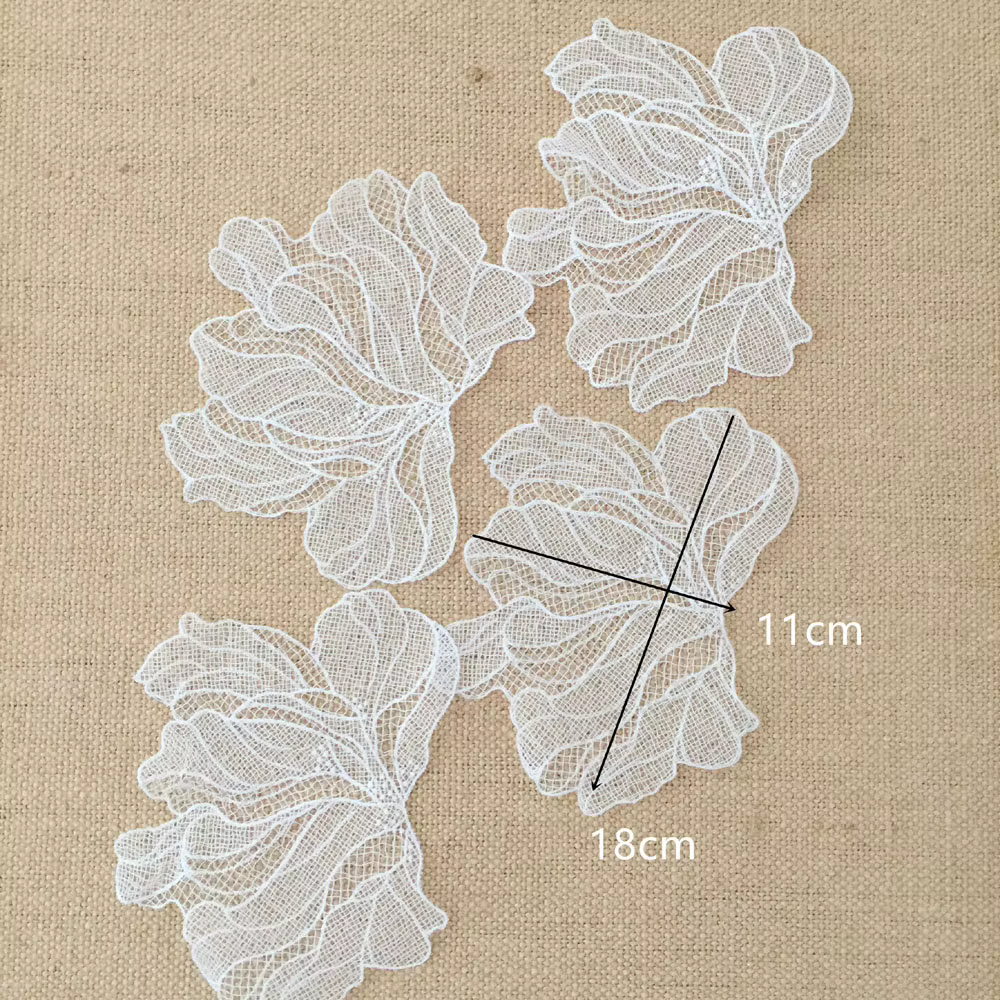 Patch de fleurs en maille blanche