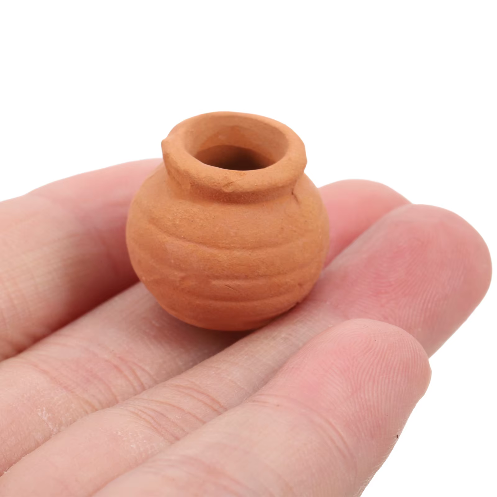8 petits pots en argile