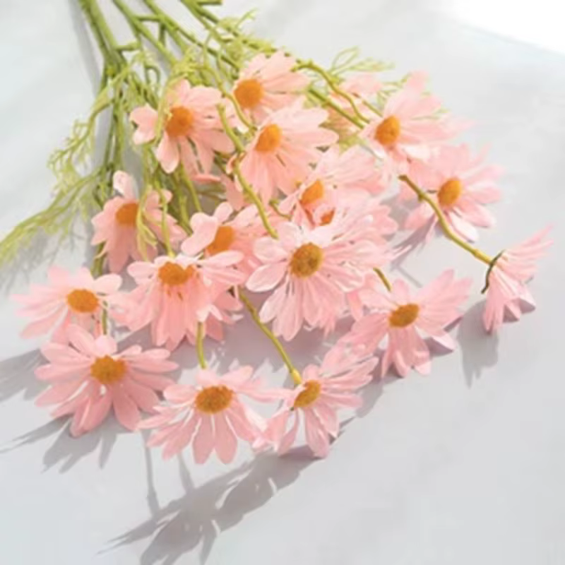 Bouquet de petites fleurs artificielles marguerites