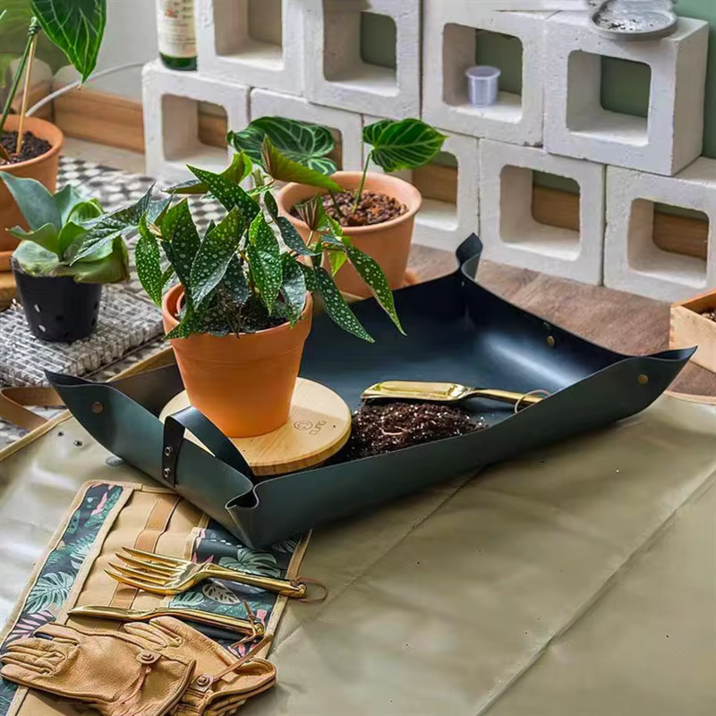 Tapis de recyclage pour plantes en cuir