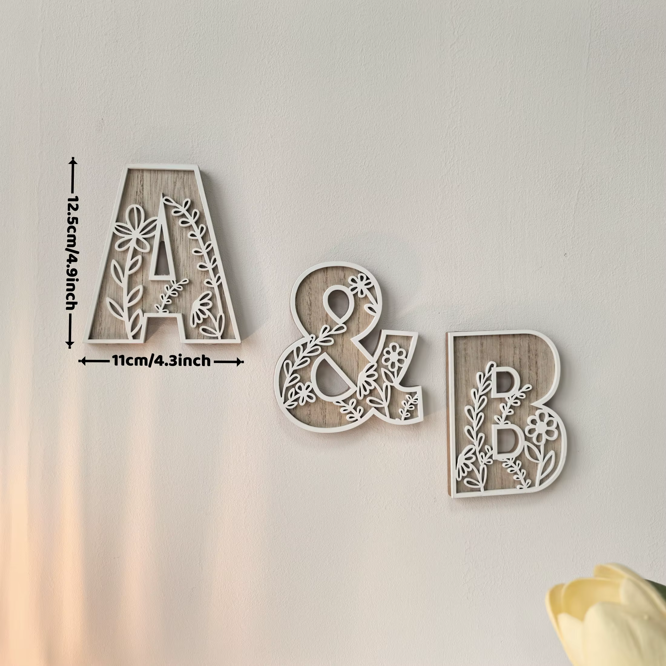 1 pièce de lettres de l'alphabet sculptées florales en bois rustique de 4.9 pouces